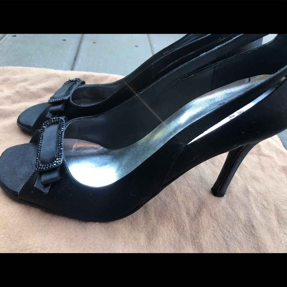 Stuart Weitzman - Picture 7 of 8